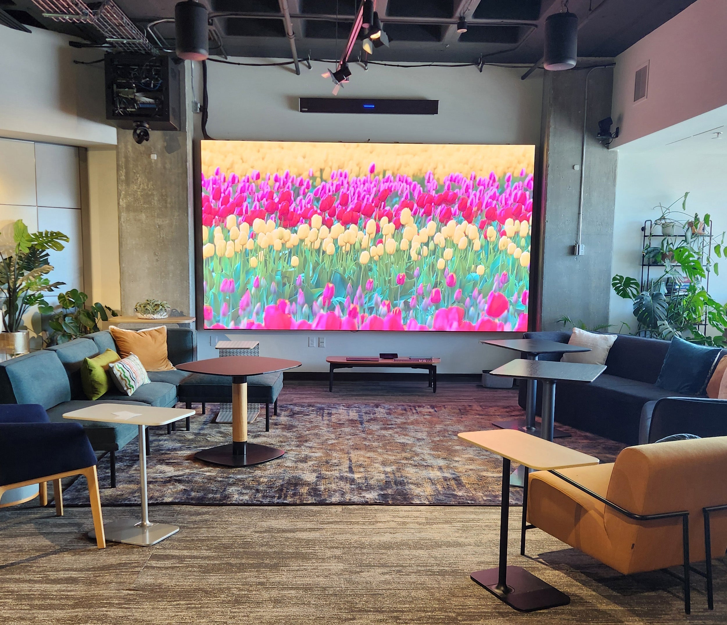 Zaxxis™ Mounting System Brings Precision & Speed to Seattle’s First Sub-Millimeter Absen Videowall